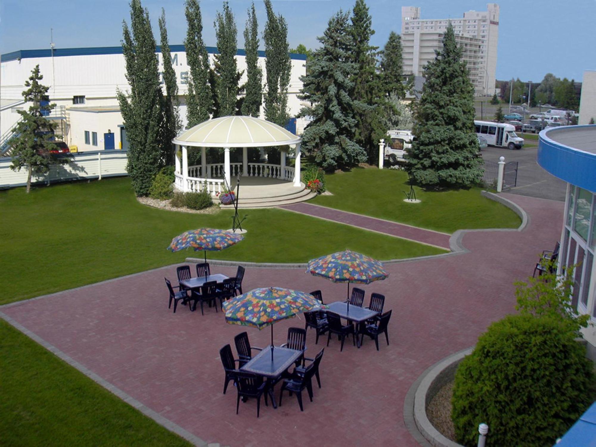 Chateau Louis Hotel & Conference Centre Эдмонтон Экстерьер фото