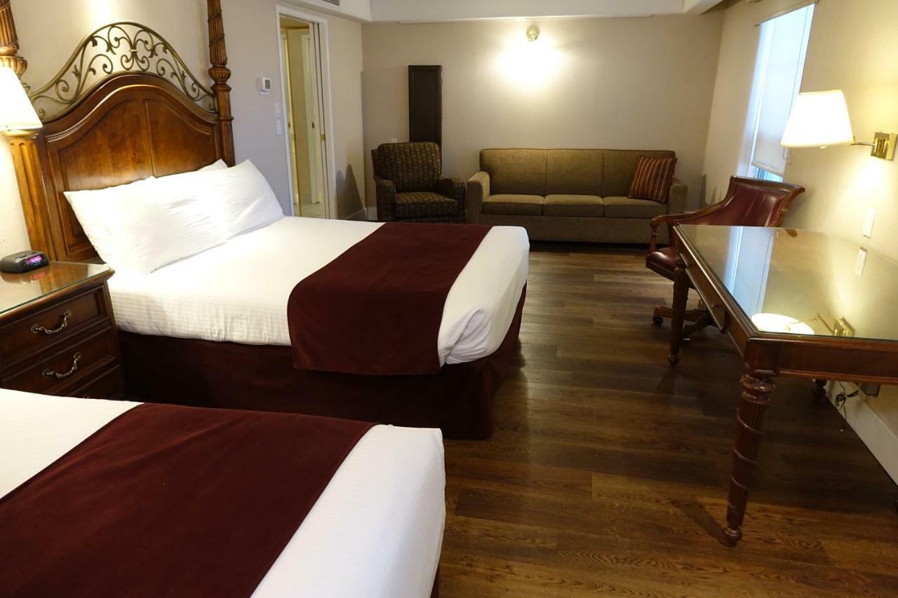 Chateau Louis Hotel & Conference Centre Эдмонтон Экстерьер фото